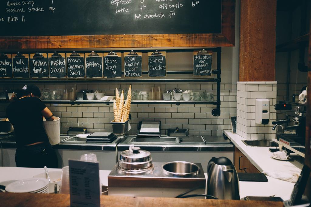 Layouts de cozinha comercial e áreas de um restaurante