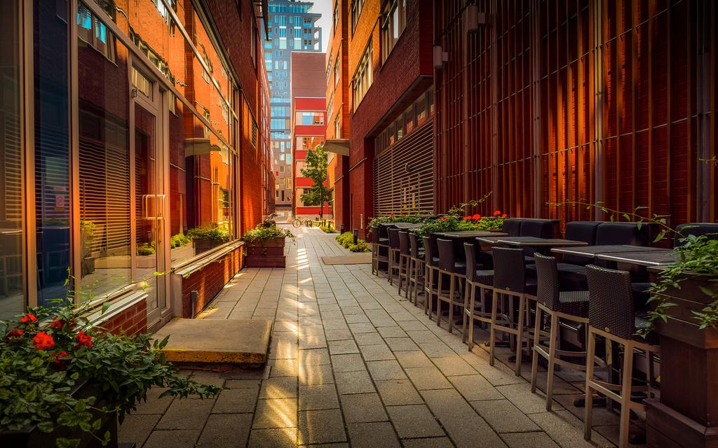 How to Enhance Your Restaurant's Exterior