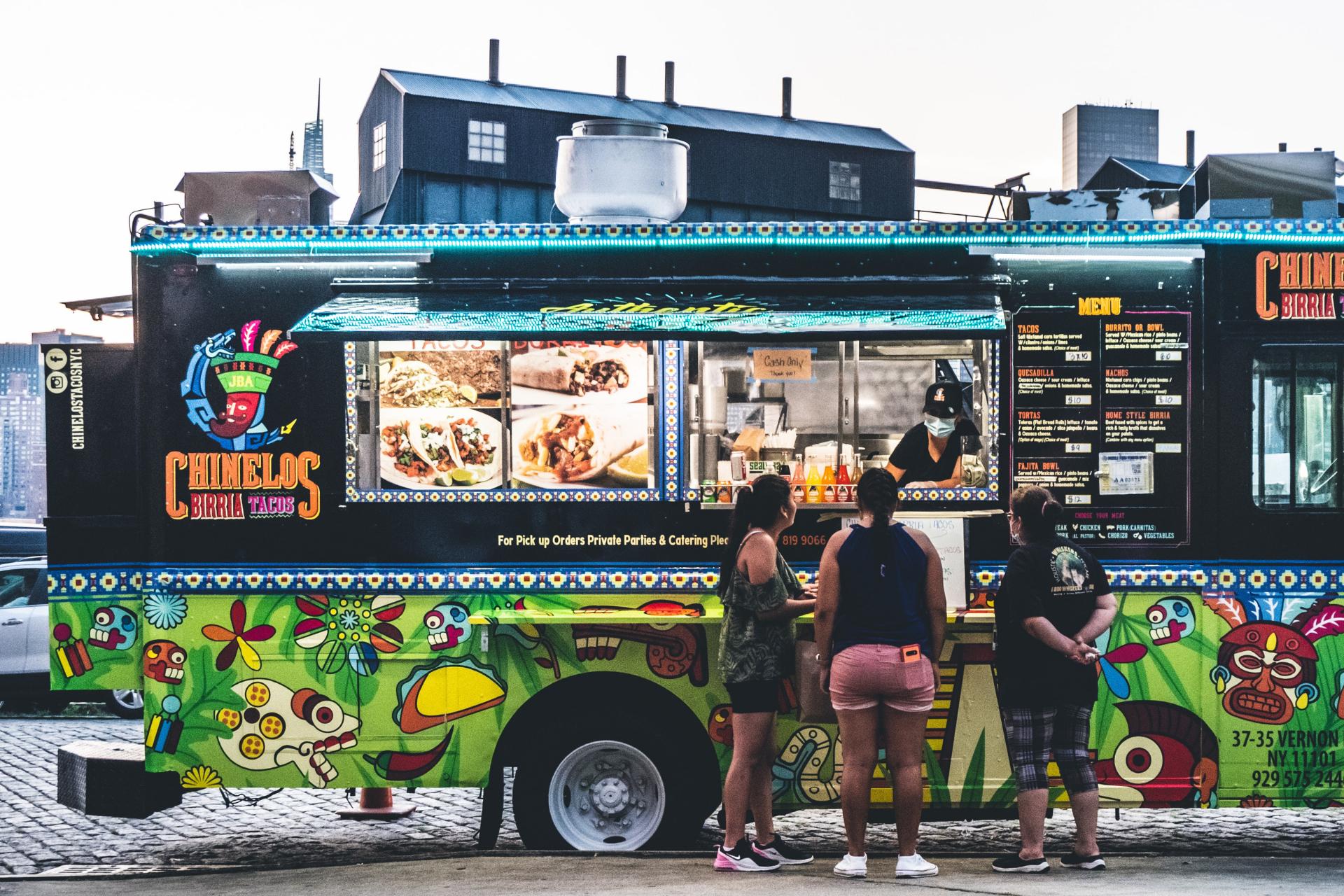 Food truck de tacos mexicanos