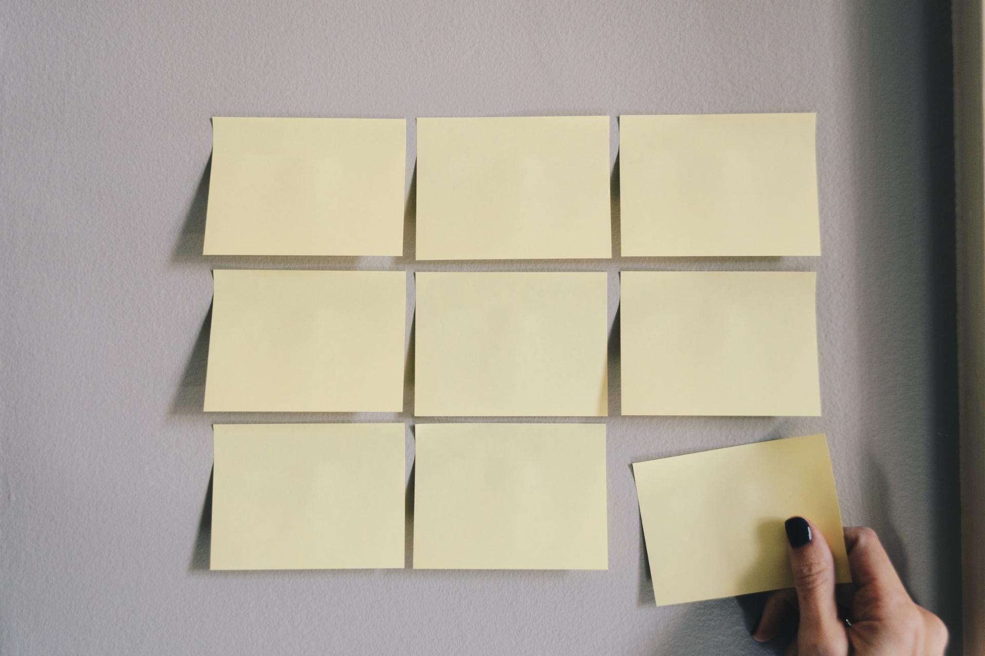 Completando quadrado com post-its