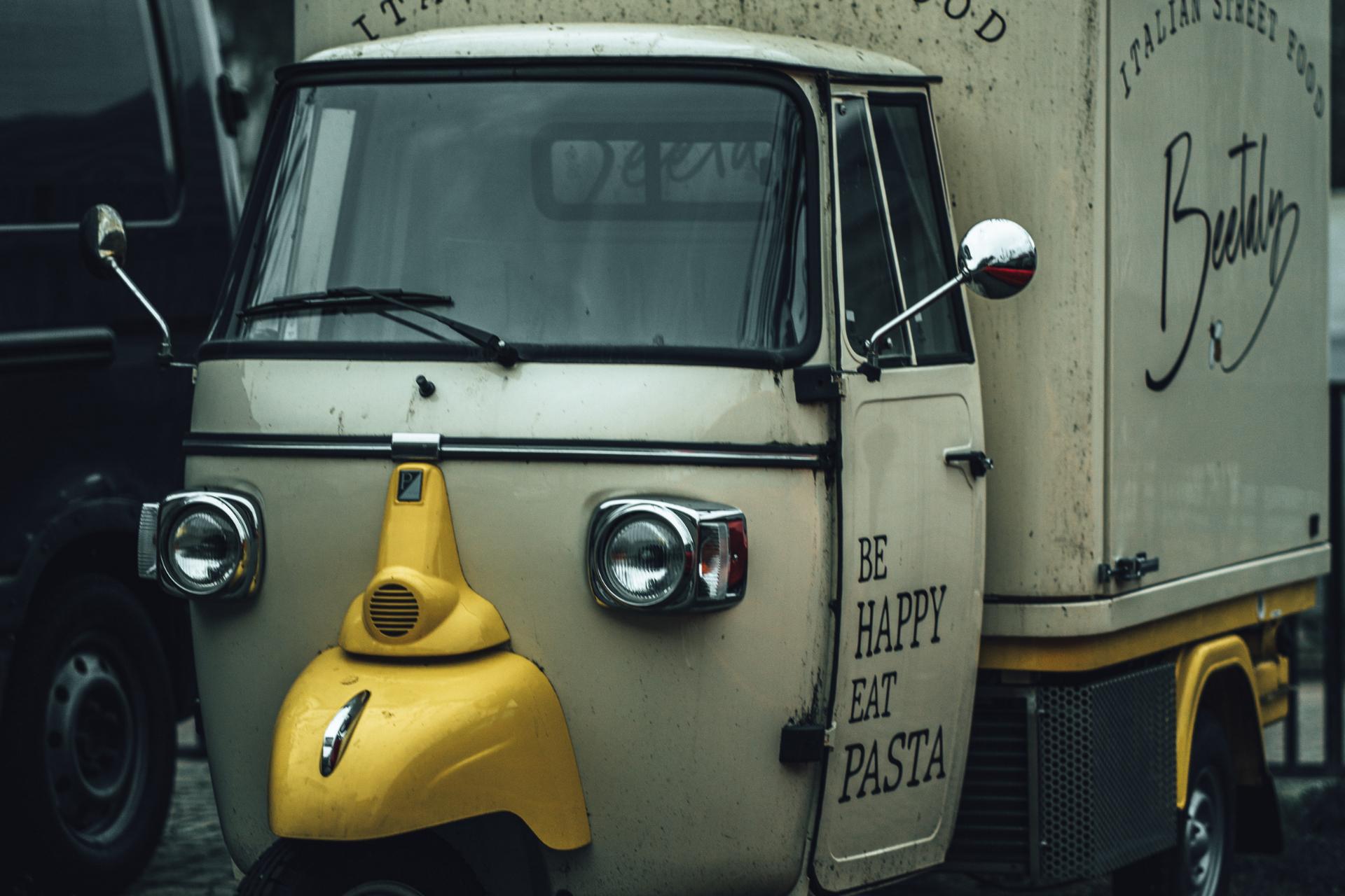 Mini camion alimentaire italien Street Food avec moto