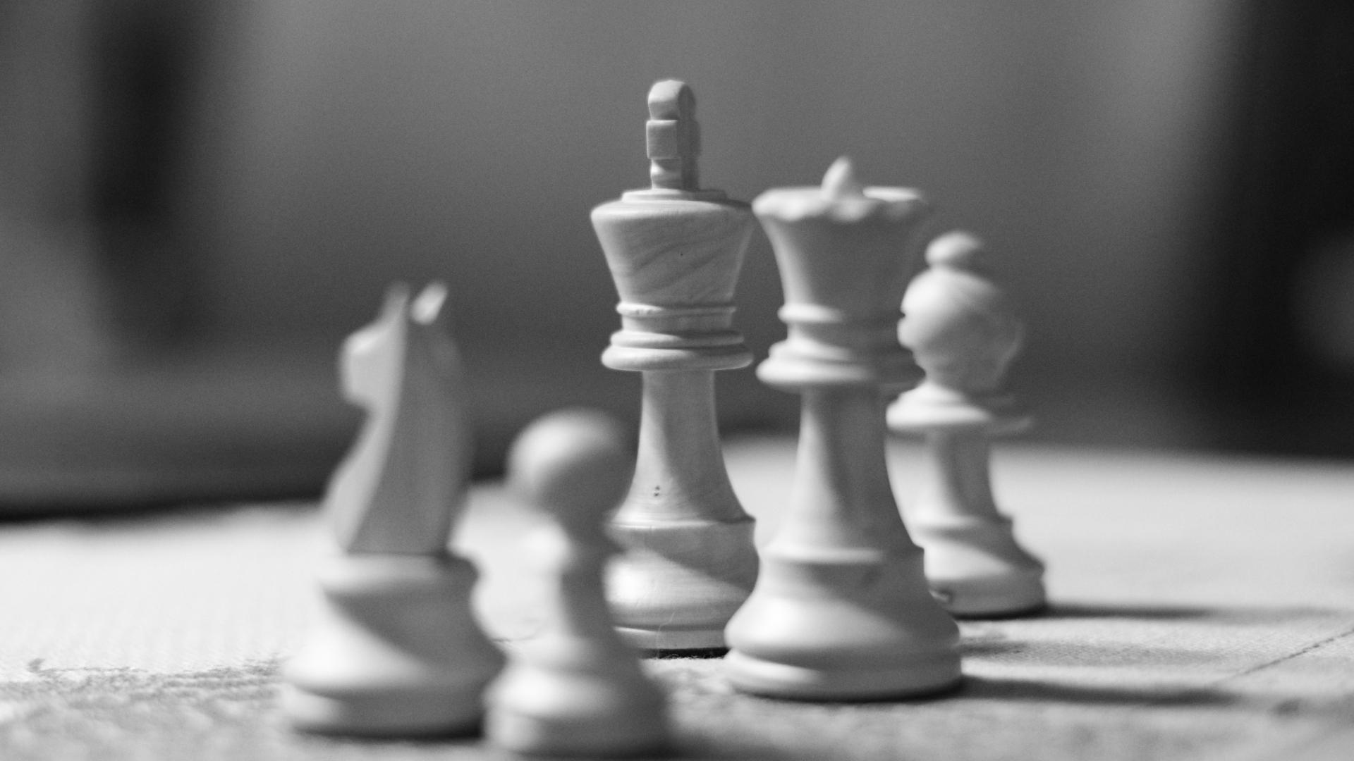 chess set to represent strategies to cut costs in a business