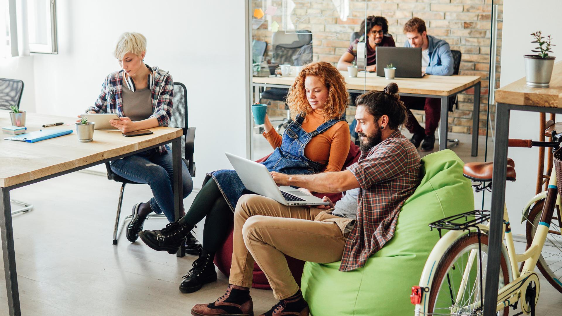 Coworking Space in einem Restaurant, um das Geschäft anzukurbeln