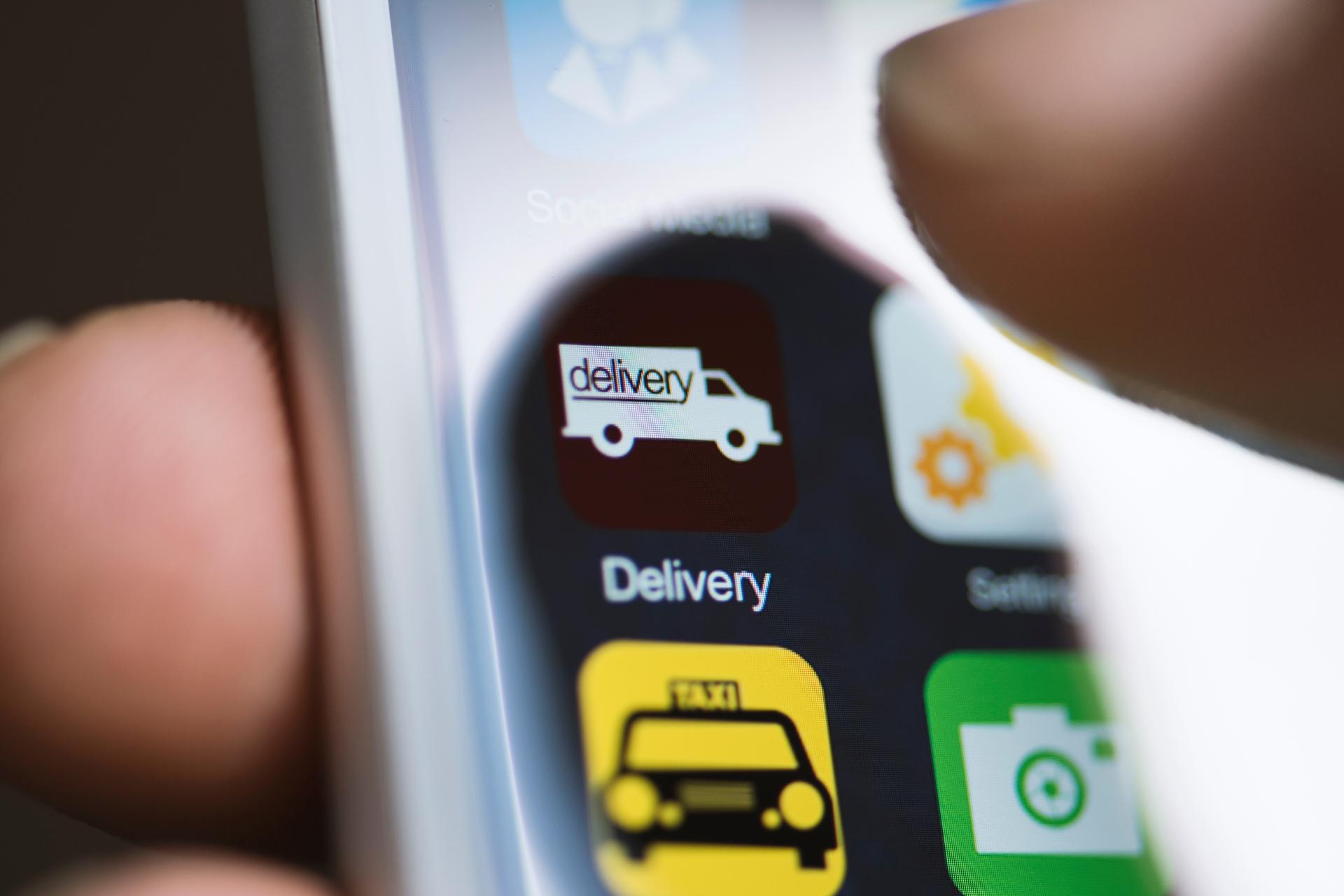 delivery apps are hurting the restaurant industry immensely thanks to their high rates