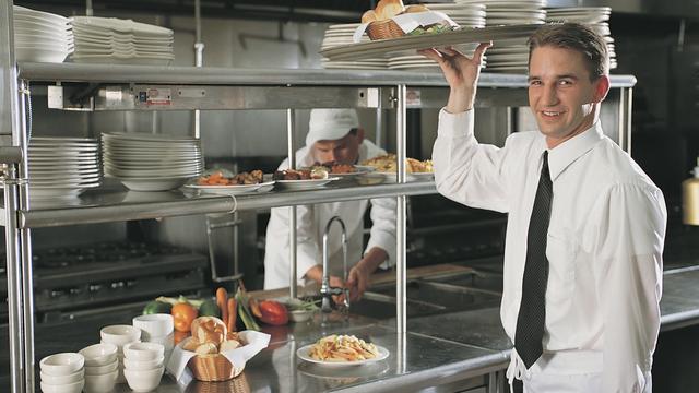 How To Hire And Maintain Good FOH Staff