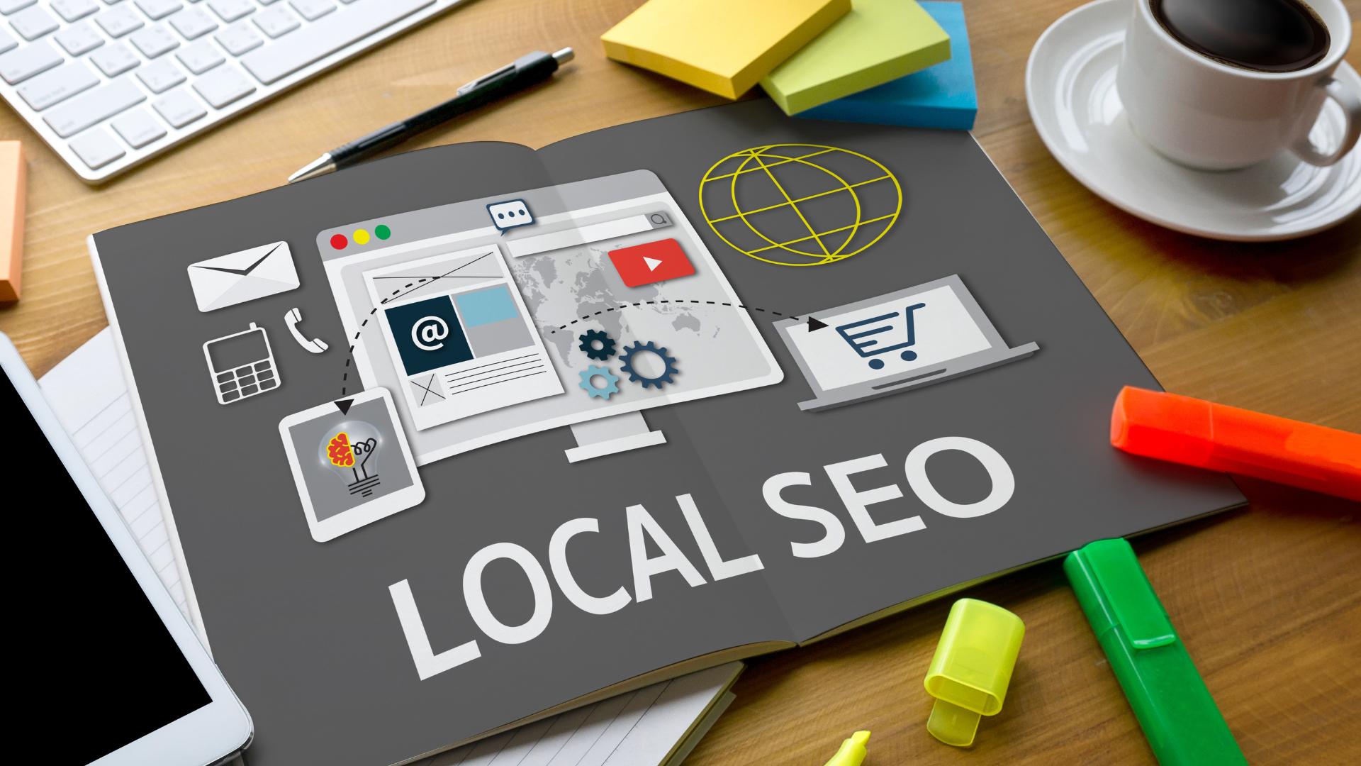 elementos locales de seo en una mesa