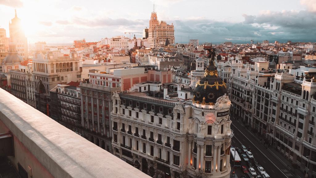 How to Open a Restaurant in Madrid [Full Guide]