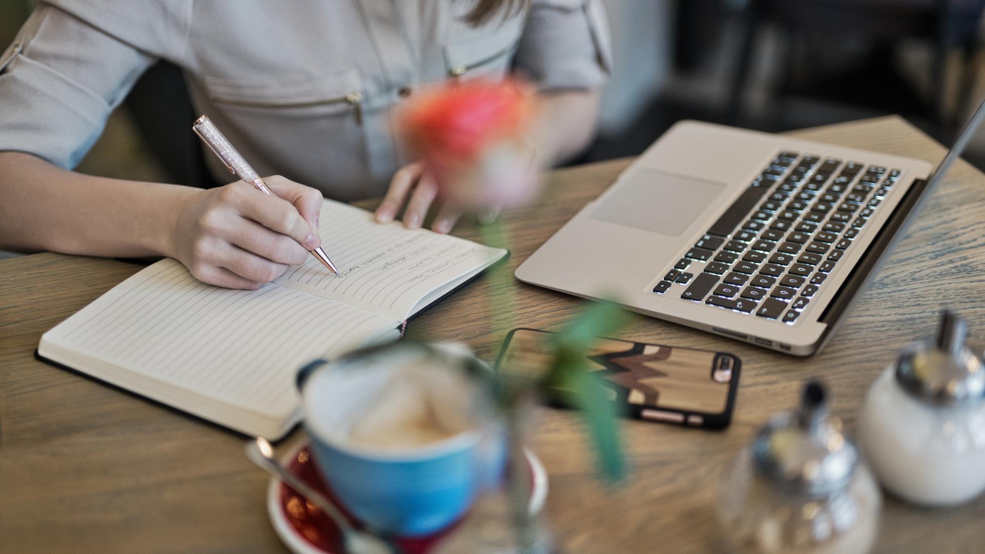 rédacteur professionnel pour vous aider dans la stratégie de marketing par e-mail de votre restaurant