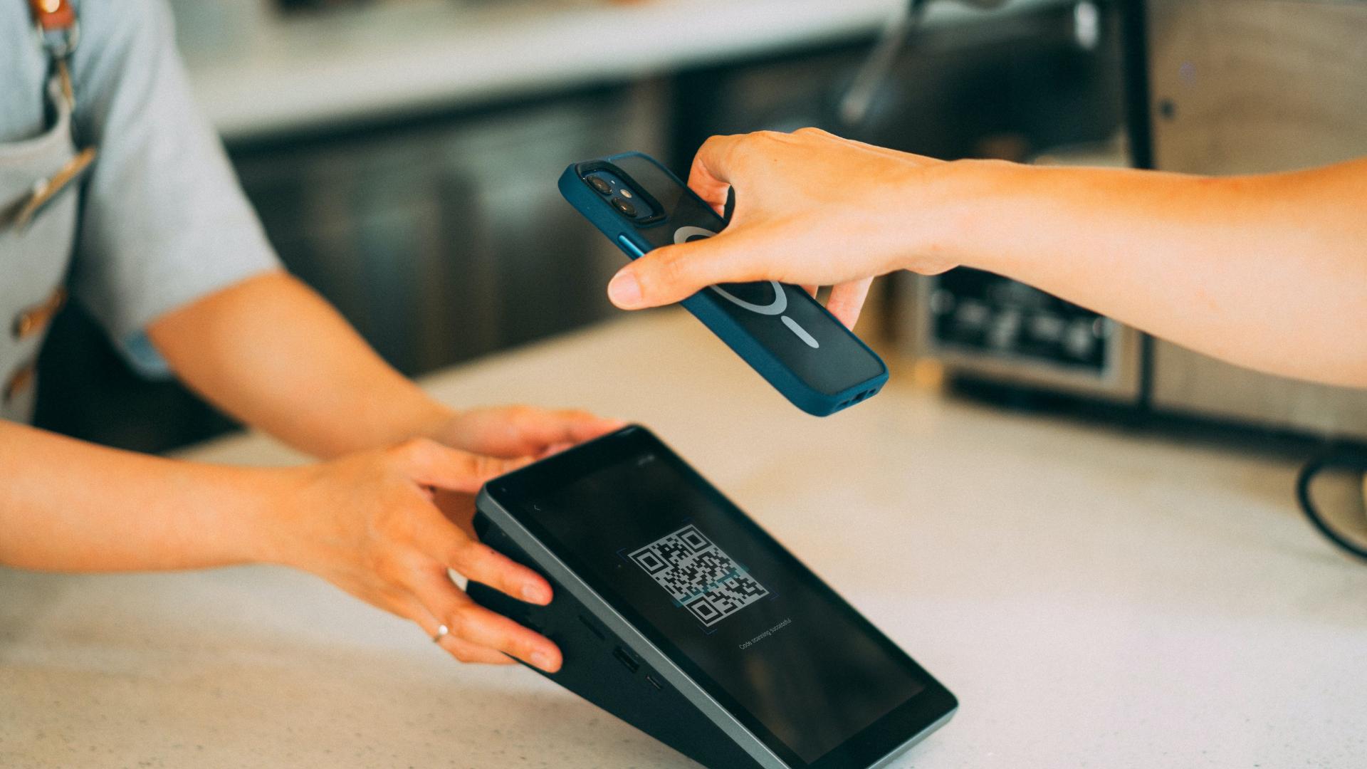point of sale system and card reader with QR code payment option for mobile payments