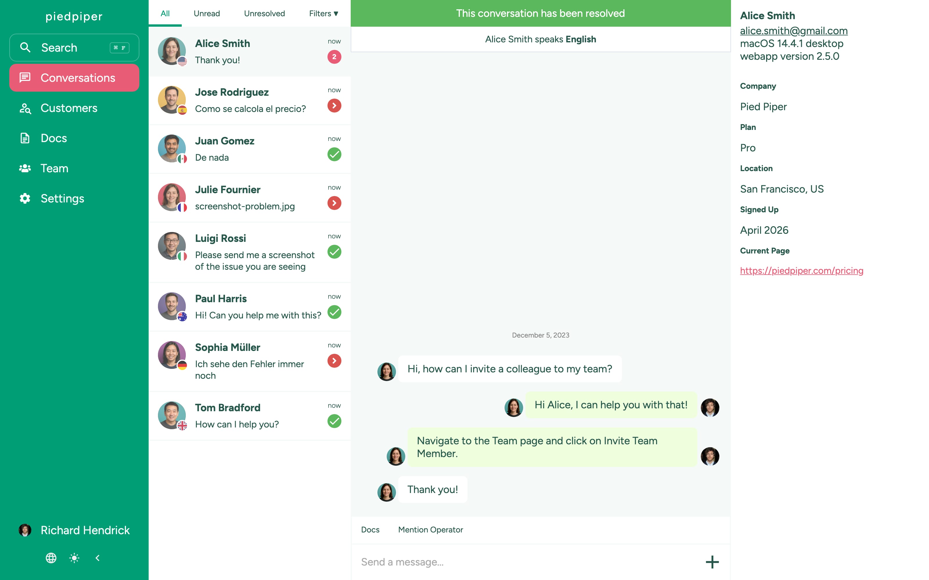 Chat live with your customers on desktop