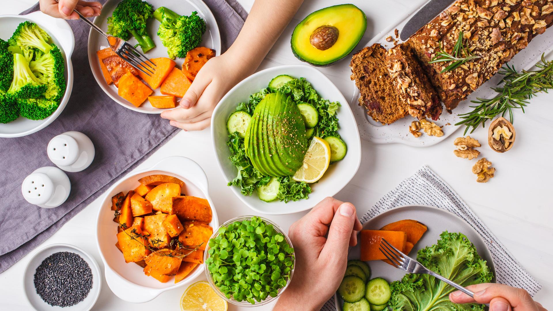 ingrédients végétaliens pour un repas équilibré